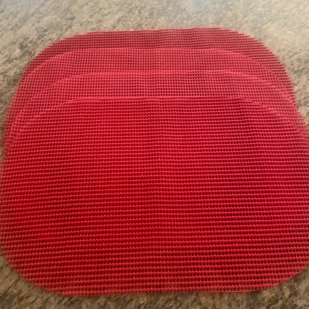 Set 4 red indoor outdoor reversible placemats. Use for July 4 Christmas anytime